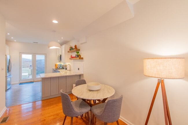 Photo - 2207 Kimball St