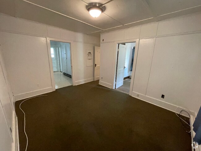 Building Photo - 7 Hill St Rental
