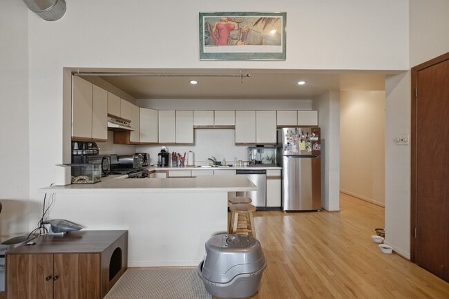 Photo - 660 W Grand Ave Unit # 02W