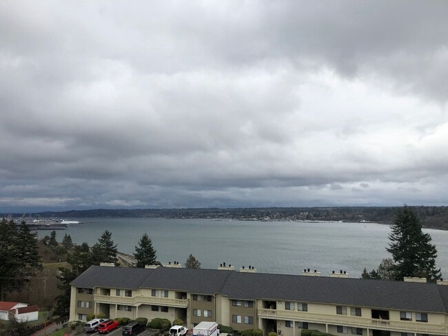 Building Photo - Sunn Fjord condo with a view.