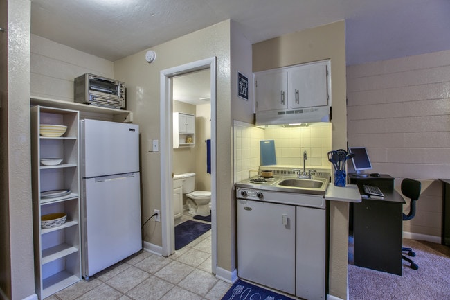 Photo - Jefferson Arms Apartments