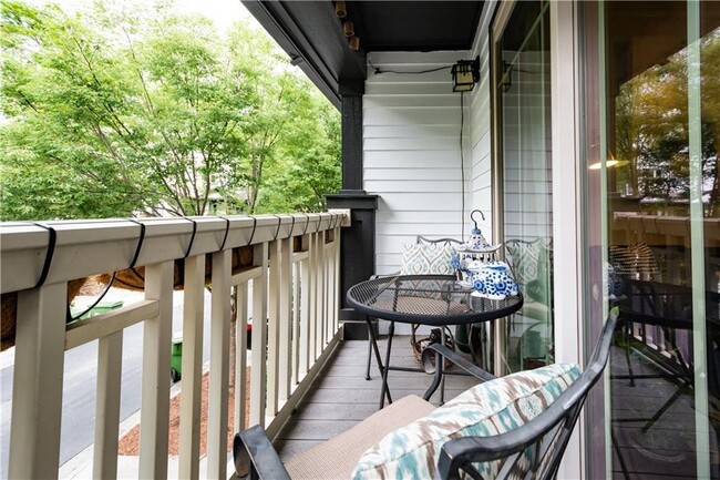 Photo - 216 Semel Cir NW