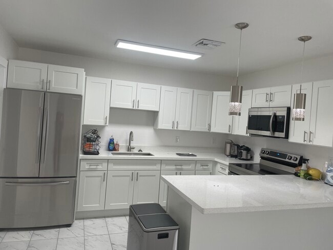 Building Photo - 1131 NW 15th Ct Rental