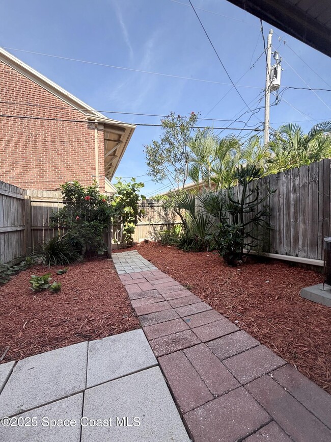Photo - 112 E Colonial Ct Unit 43