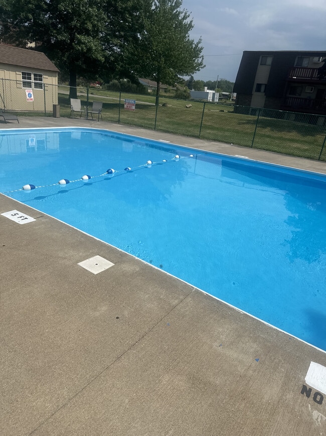 Photo - Pinebrook Tower Apartments