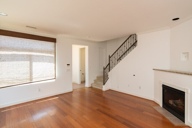 Photo - 3 Bedroom Townhome in Crown Point – Pacific Beach
