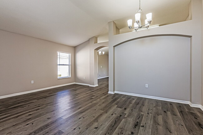 Photo - 30801 Tremont Dr