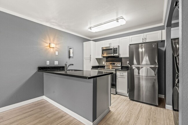 Photo - Ihona Townhome 1BR, 1BA, 1PKG, AC, W/D