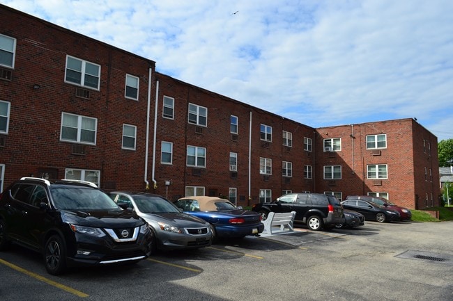 Photo - Haverford Manor