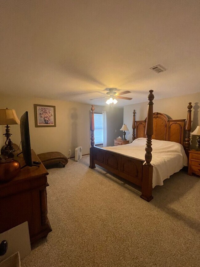 Photo - KRAMER COURT SHORT TERM TDY!!  (Available ...