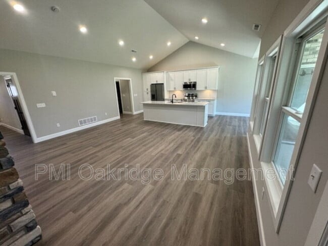 Photo - 955 Winter Ridge Dr