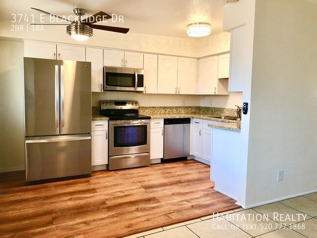 Building Photo - 3741 E Blacklidge Dr