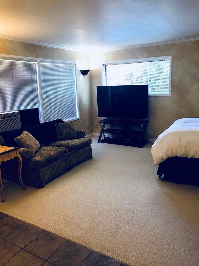 Photo - 11 Valencia Ave Unit Studio