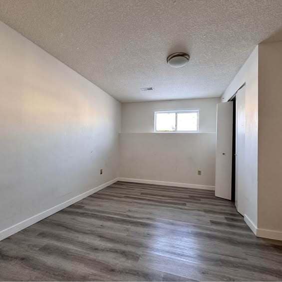 Photo - 35 Martindale Mews NE