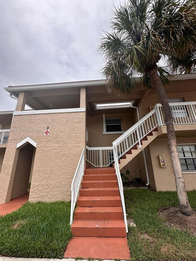 Building Photo - 910 Twin Lakes Dr Unit 8-K