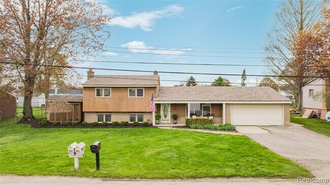 Photo - 38027 Mallast St