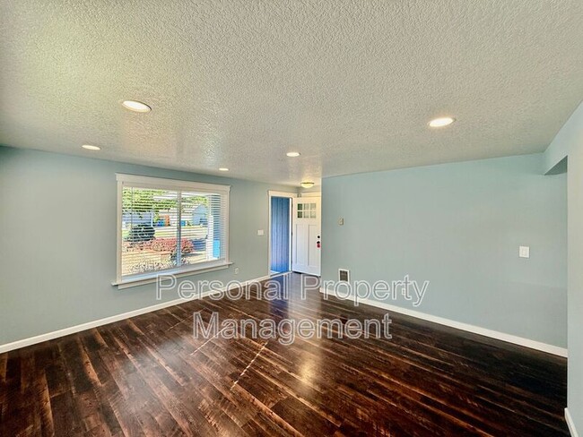 Photo - 9719 NE 60th Ave