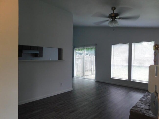 Photo - 1002 Fieldwood Dr
