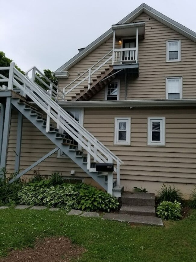 Photo - 115-117 S Market St. Unit 115C