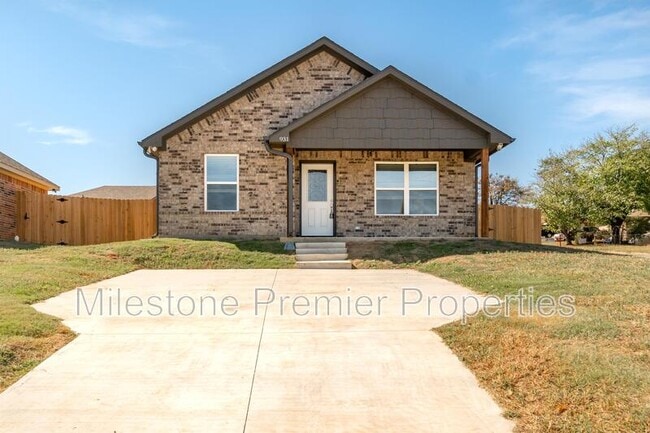 Photo - 931 N Barrett Ave