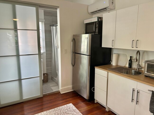 Building Photo - 787 NE 72nd St Unit 2 Rental