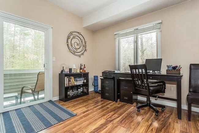 Photo - 118 Burkhall St