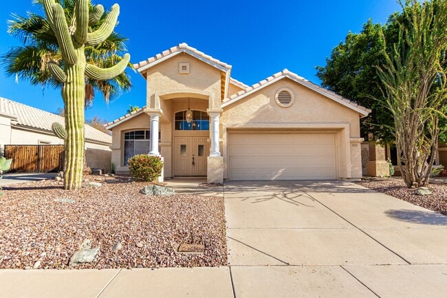 Beautiful 3 bedroom home in Ahwatukee Foothills with sparkling pool! - Beautiful 3 bedroom home in Ahwatukee Foothills with sparkling pool!