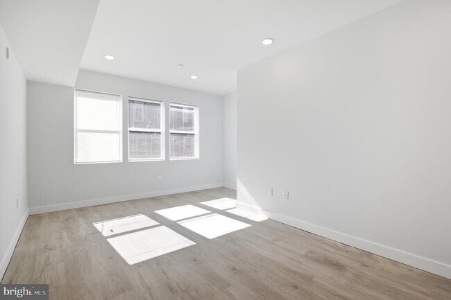 Photo - 2326 N 16th St Unit 2