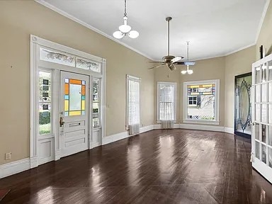 Photo - 250 N Main St