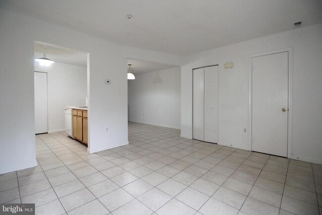 Building Photo - 10144 Reprise Dr