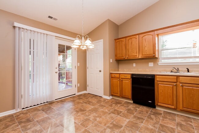 Photo - 274 Glendale Ct