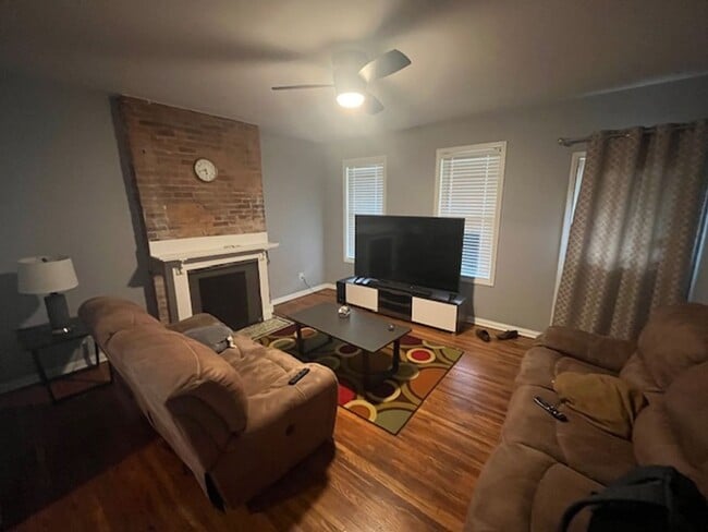 Photo - Spacious 3 bed, 1.5 bath duplex