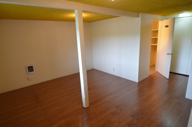 Photo - 1140 Shorewood Dr Unit 1140  1/2 Shorewood Drive