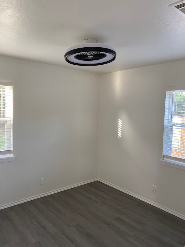 Photo - 1104 Glenn Dr
