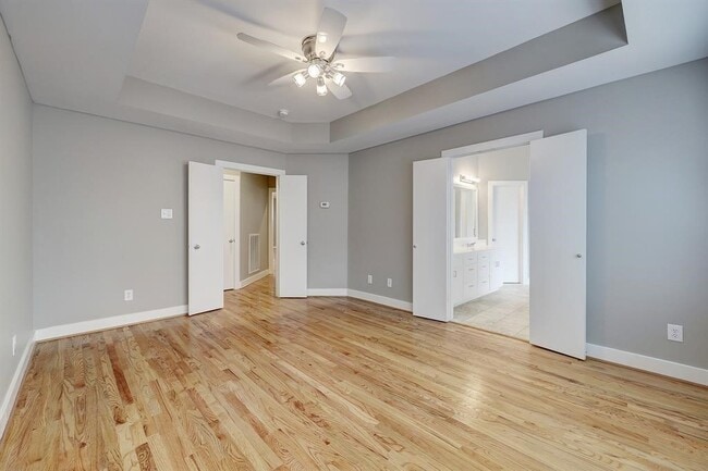 Photo - 9805 Riddlelink Ln