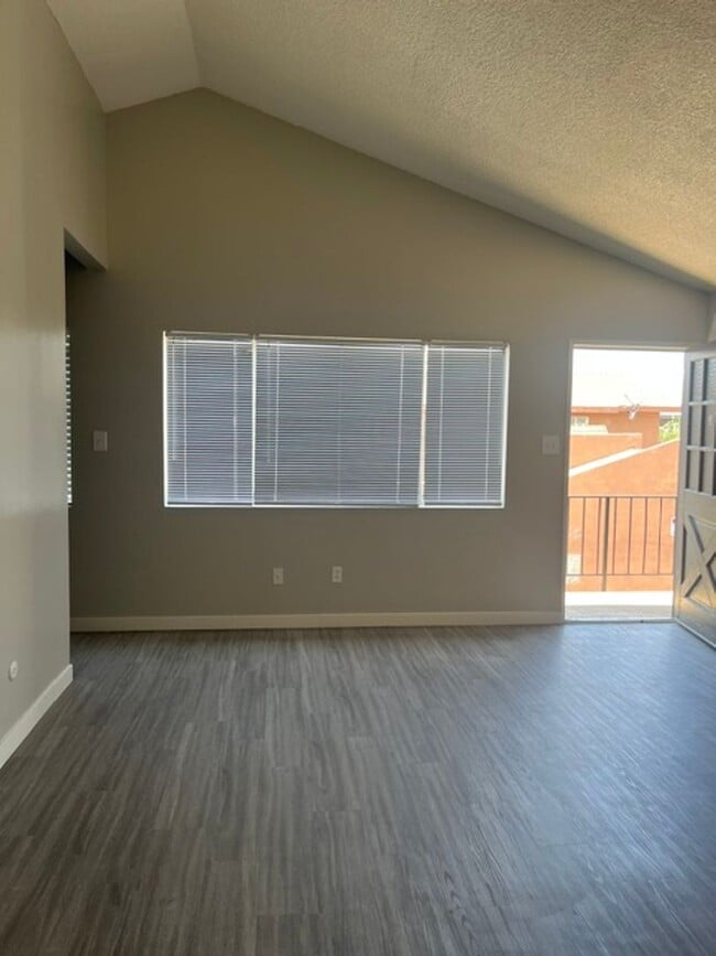 Building Photo - 4013 Soranno Ave Unit 4013-D