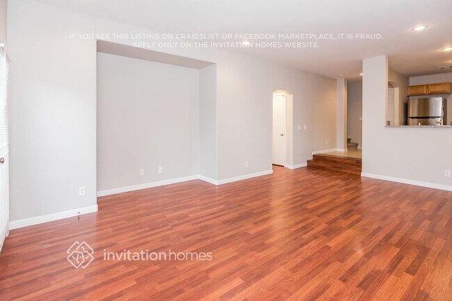 Photo - 7447 Manfre St