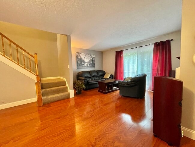 11 Gooseneck Ln