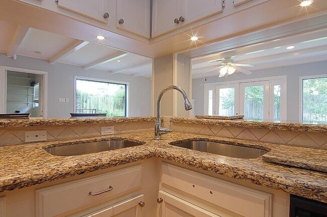 Photo - 8615 Ferris Dr