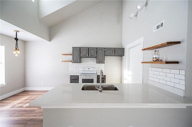 Photo - 2407 W Ash St