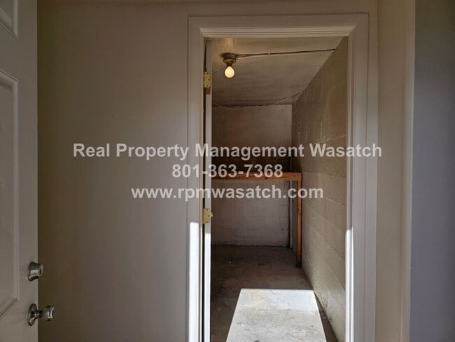 Photo - 7725 S 1530 W Unidad #b