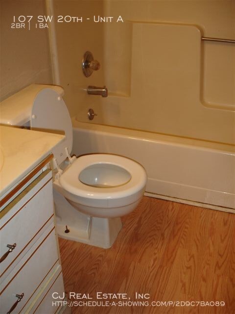 Photo - 107 SW 20th St