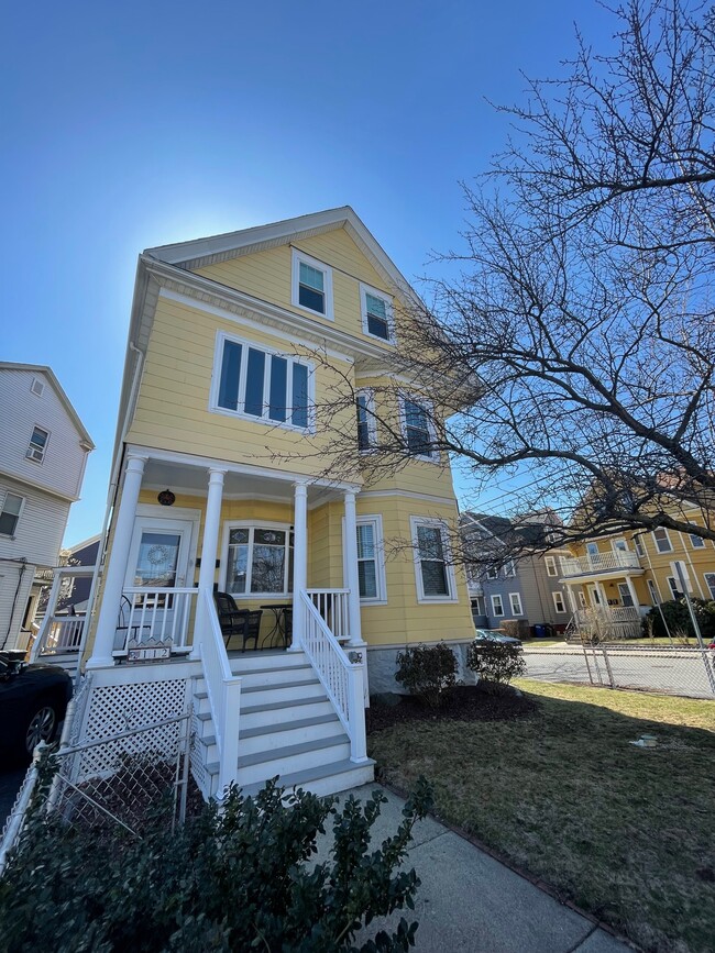 Building Photo - 112 Boston Ave Unit 1