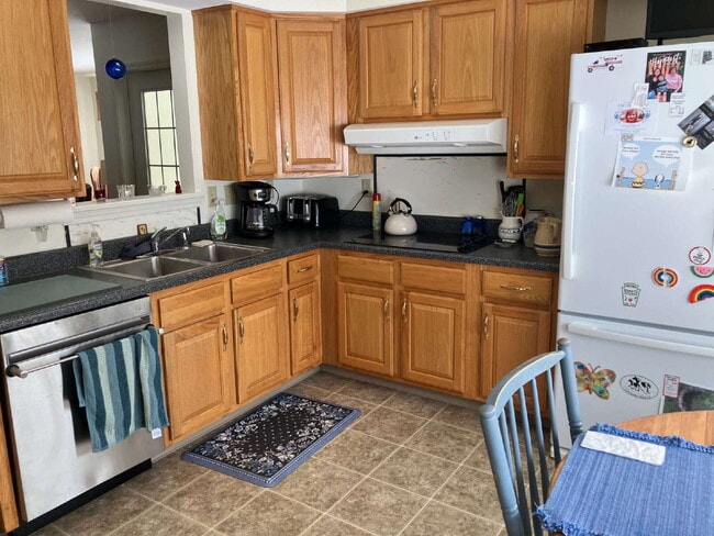 Photo - 3 Bedroom/Office 1.5 bath in the Village of Fairport - Available May 2026! $3,050/month Unidad 4