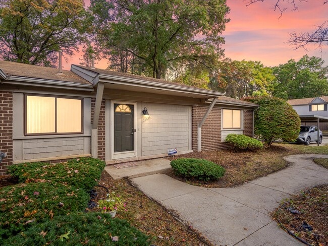 Building Photo - 26656 Farmbrook Villa Dr Unit none