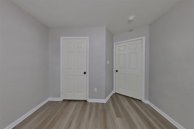 Building Photo - 10951 Royal Forest Dr