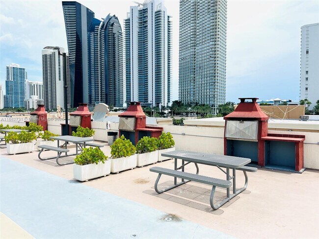 Photo - 16909 N Bay Rd Unit 607