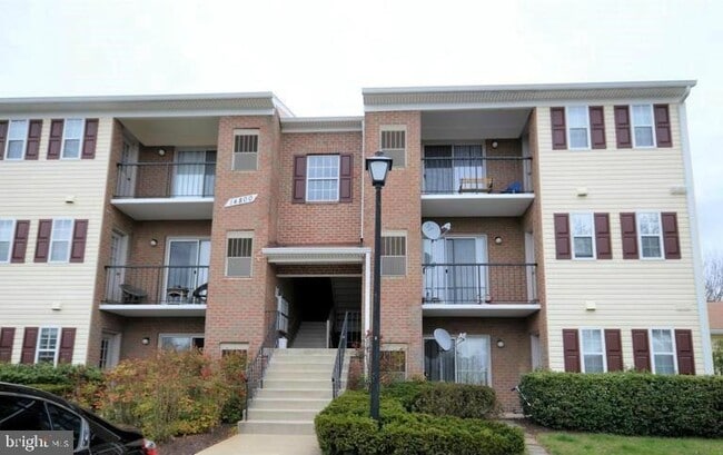 Building Photo - 14800 Rydell Rd Unit 202 Rental