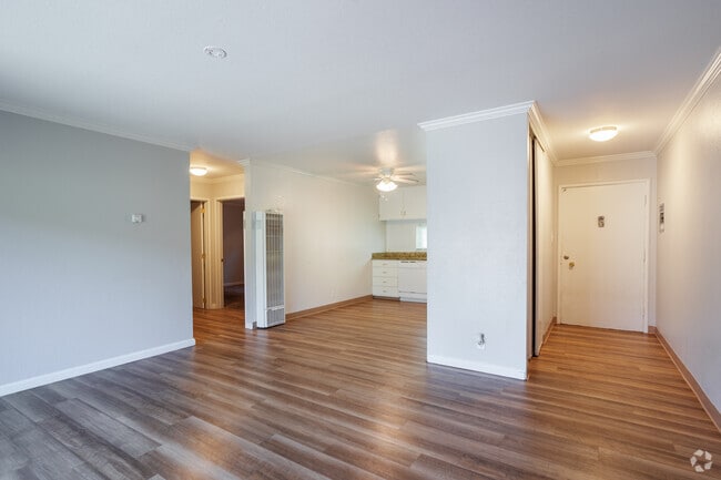 2BR, 1BA - 788SF - Living Room - Bart Plaza