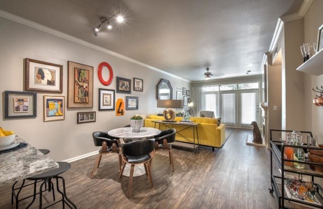 7927 Forest Ln Unit 1007